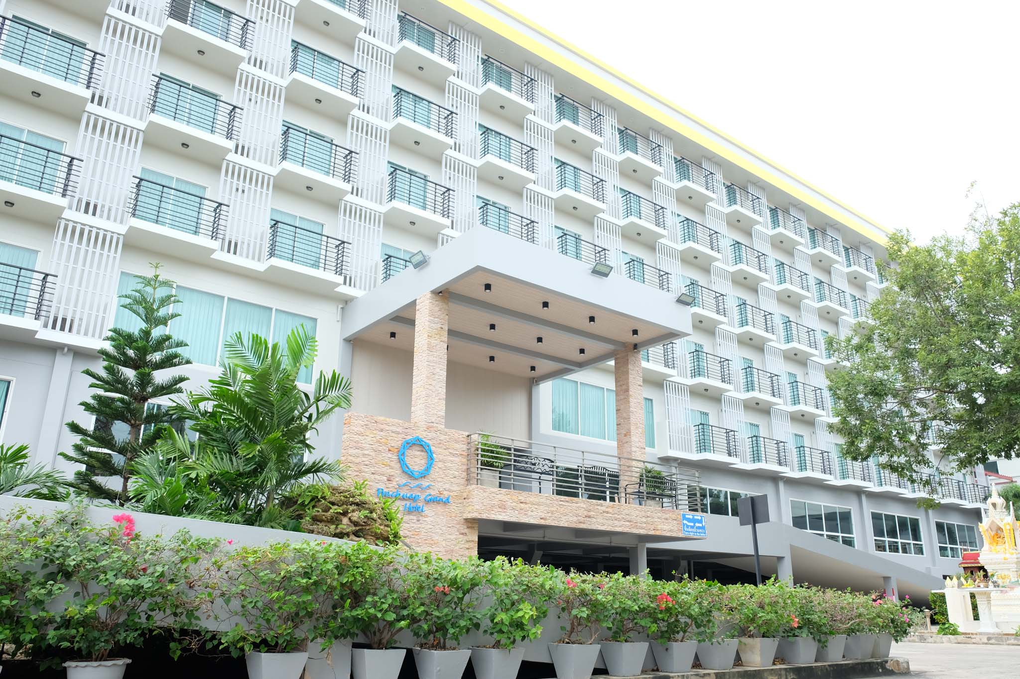Prachuap Grand Hotel in Prachuap Khiri Khan, Thailand
